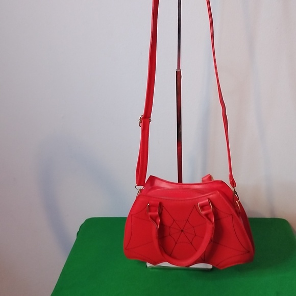 Red Spider Web Purse - Picture 7 of 8